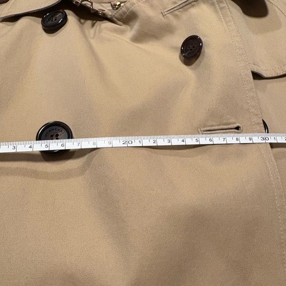 Burberry Long Trench Coat Colour: Honey
Coat Length: Long Size: USA 4 - Picture 9 of 12